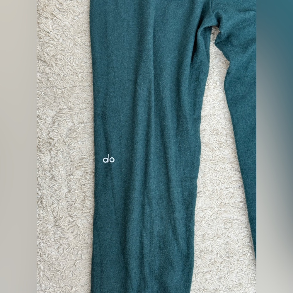 Alo Matching Jogger Set - Picture 8 of 10